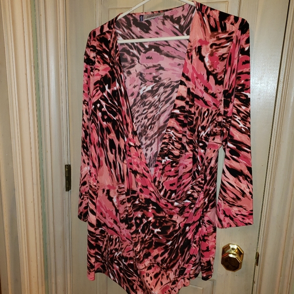 Jennifer Lopez Tops - Womens plus sz 2X Jennifer Lopez sexy shirt
